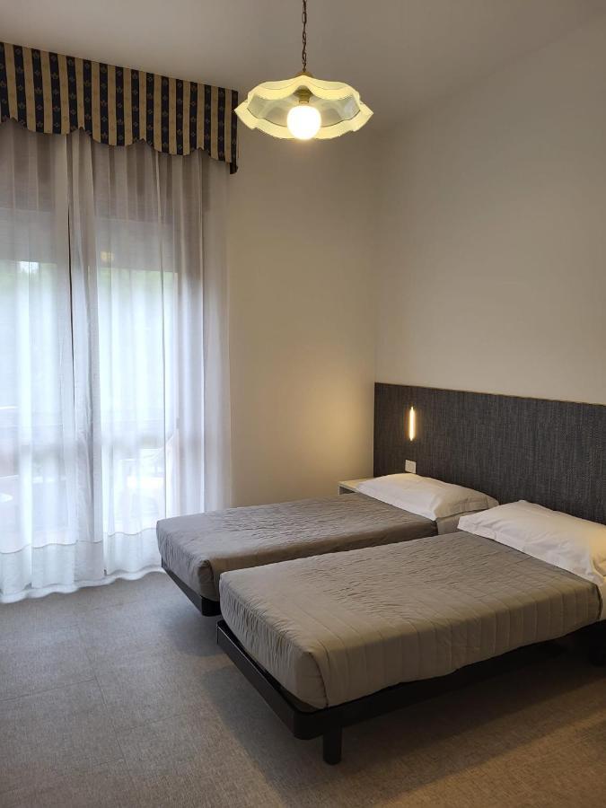 Hotel Piccadilly Лидо ди Йезоло Екстериор снимка